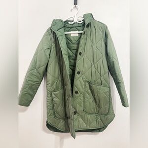 Old Navy Army Green Quilted Jacket Size Medium (lightweight)